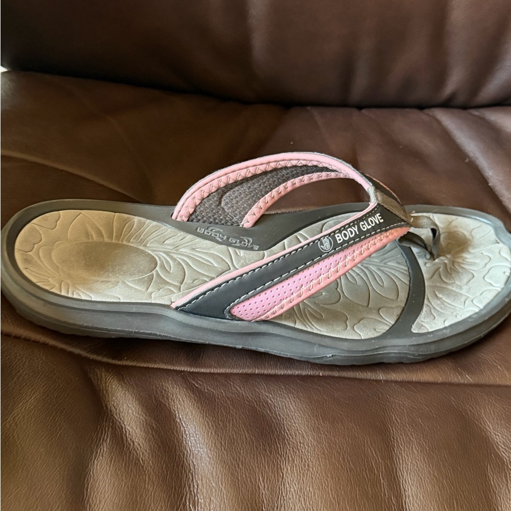 Body Glove Women's Size 10 Flip Flops in Pink and Gray - Picture 2 of 4